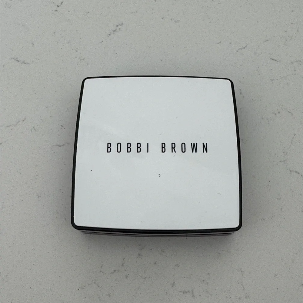 Bobbi Brown Vitamin Enriched Pressed Setting Powder - Golden Brown